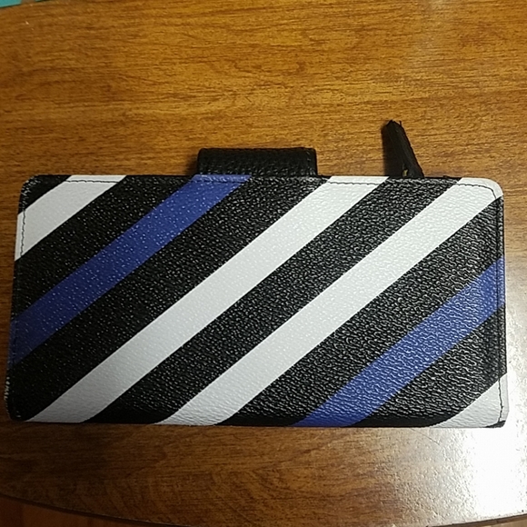 Brand new Buxton wallet - Picture 3 of 8